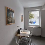 In Bahnhofs- Und Innenstadtnaehe דירה
