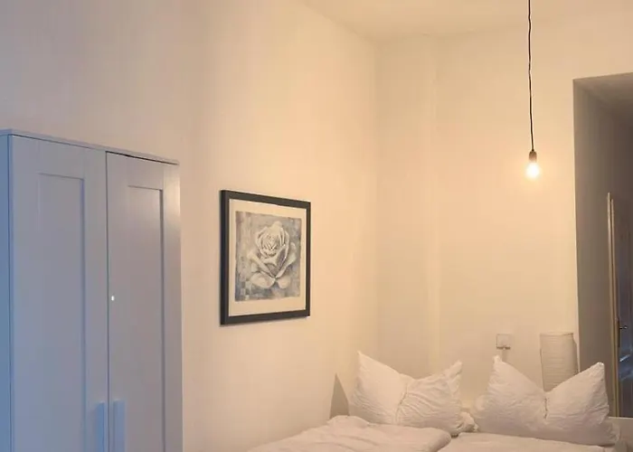 In Bahnhofs- Und Innenstadtnaehe דירה