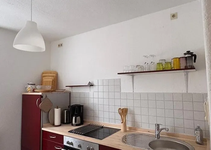 In Bahnhofs- Und Innenstadtnaehe דירה *